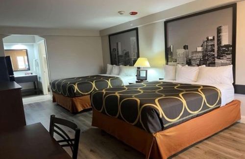 Mont Belvieu Hotel | Super 8 by Wyndham Mont Belvieu - Baytown East