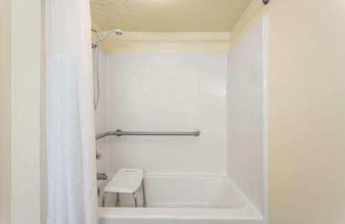 Monticello Hotel | Super 8 by Wyndham Monticello