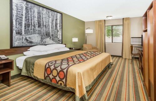 Montrose Hotel | Super 8 by Wyndham Montrose
