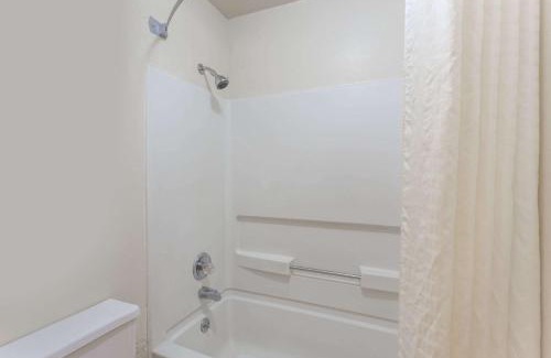 Morris Hotel | Super 8 by Wyndham Morris