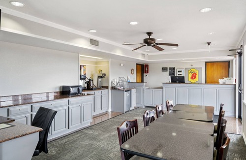 Mount Vernon Hotel | Super 8 by Wyndham Mount Vernon