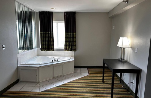 Mound City Hotel | Super 8 by Wyndham Mound City