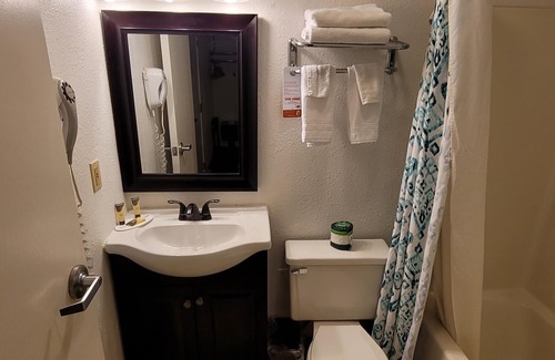 Newcomerstown Hotel | Super 8 by Wyndham Newcomerstown