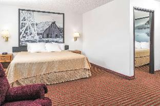 Percival Hotel | Super 8 by Wyndham Nebraska City