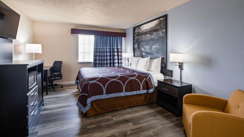 Neillsville Hotel | Super 8 by Wyndham Neillsville WI
