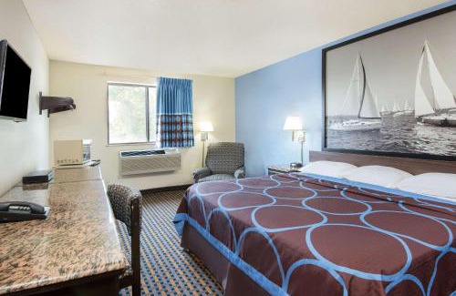 New Castle Hotel | Super 8 by Wyndham New Castle
