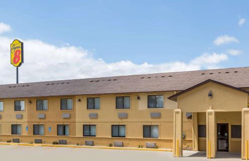 Newton Hotel | Super 8 by Wyndham Newton