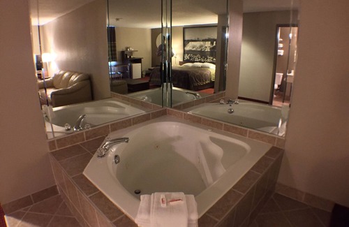 Niagara Falls Hotel | Super 8 by Wyndham Niagara Falls NY