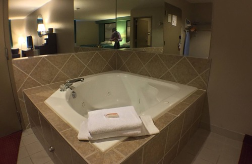 Niagara Falls Hotel | Super 8 by Wyndham Niagara Falls NY