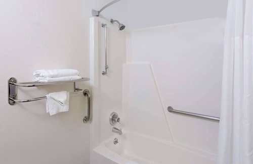 Norfolk Hotel | Super 8 by Wyndham Norfolk