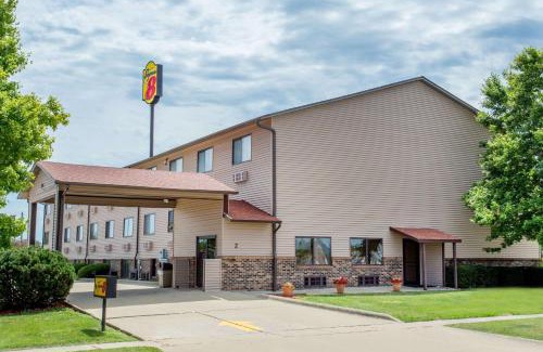Normal Hotel | Super 8 by Wyndham Normal Bloomington