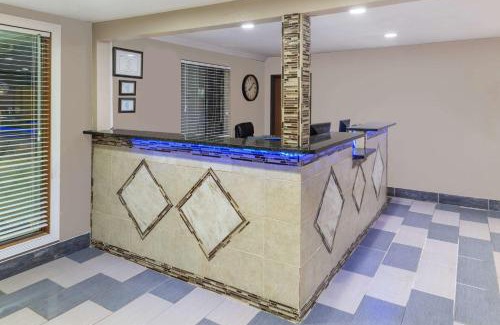 Okawville Hotel | Super 8 by Wyndham Okawville