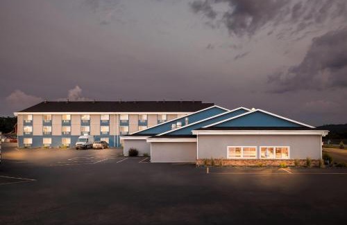 Osseo Hotel | Super 8 by Wyndham Osseo WI