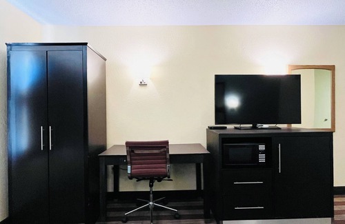 Osseo Hotel | Super 8 by Wyndham Osseo WI