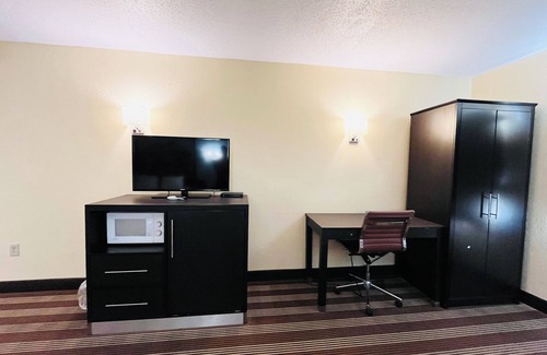 Osseo Hotel | Super 8 by Wyndham Osseo WI