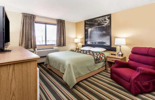 Ottawa Hotel | Super 8 by Wyndham Ottawa Starved Rock