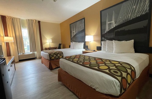 Pevely Hotel | Super 8 by Wyndham Pevely
