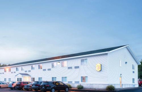Phillips Hotel | Super 8 by Wyndham Phillips
