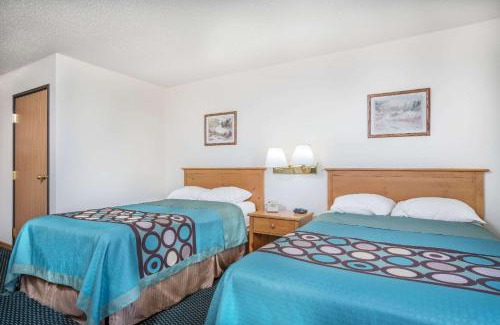 Phillips Hotel | Super 8 by Wyndham Phillips