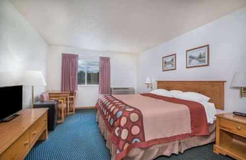Phillips Hotel | Super 8 by Wyndham Phillips