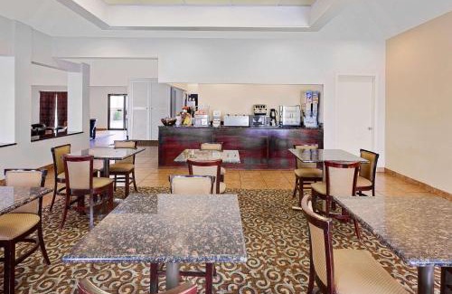 Plainview Hotel | Super 8 by Wyndham Plainview