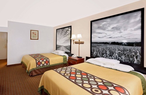 Plainview Hotel | Super 8 by Wyndham Plainview