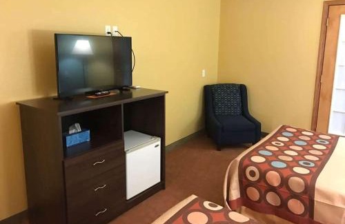 Plover Hotel | Super 8 by Wyndham Plover Stevens Point Area