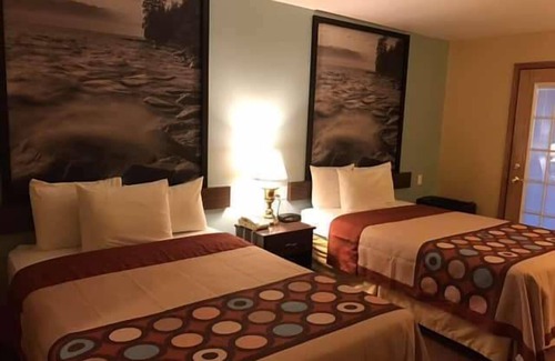 Plover Hotel | Super 8 by Wyndham Plover Stevens Point Area