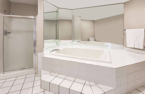 Plymouth Hotel | Super 8 by Wyndham Plymouth