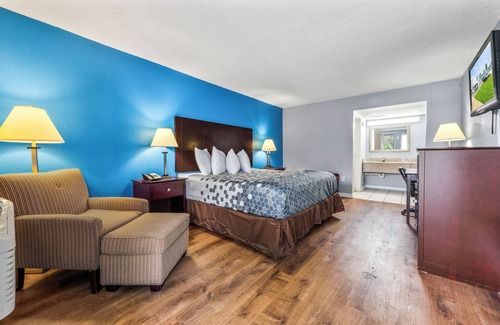 Portsmouth Hotel | Super 8 by Wyndham Portsmouth - Norfolk