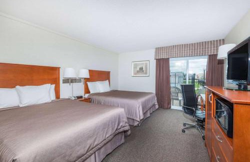 Port Elgin Hotel | Super 8 by Wyndham Port Elgin