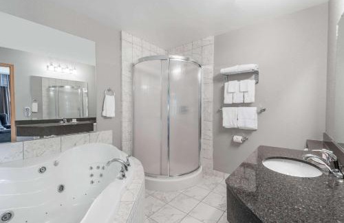 Port Elgin Hotel | Super 8 by Wyndham Port Elgin