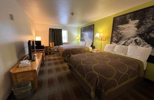 Powell Hotel | Super 8 by Wyndham Powell