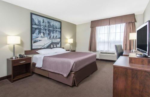 Red Lake Hotel | Super 8 by Wyndham Red Lake ON
