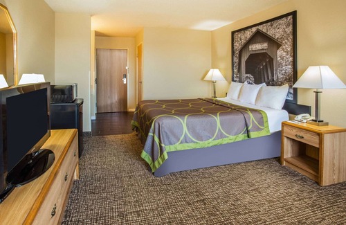 Remington Hotel | Super 8 by Wyndham Remington