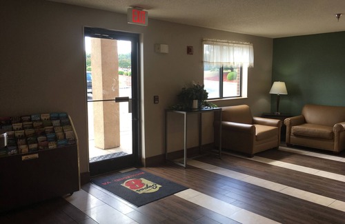 North Chesterfield Hotel | Super 8 by Wyndham Richmond Midlothian Turnpike