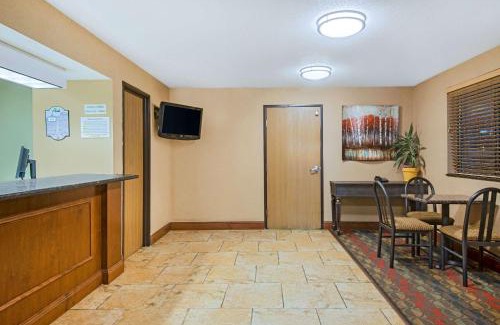 Ripley Hotel | Super 8 by Wyndham Ripley