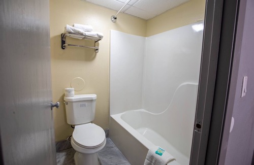 Rockford Hotel | Super 8 by Wyndham Rockford I-90/Casino District