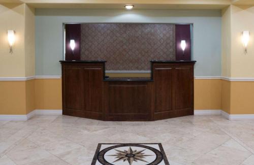 Rosenberg Hotel | Super 8 by Wyndham Rosenberg TX