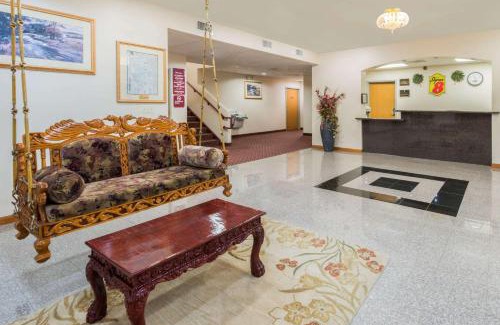 Salina Hotel | Super 8 by Wyndham Salina