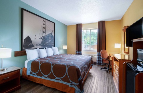 Salisbury Hotel | Super 8 by Wyndham Salisbury