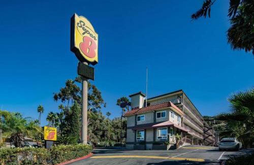 Mission Valley West Hotel | Super 8 by Wyndham San Diego Hotel Circle