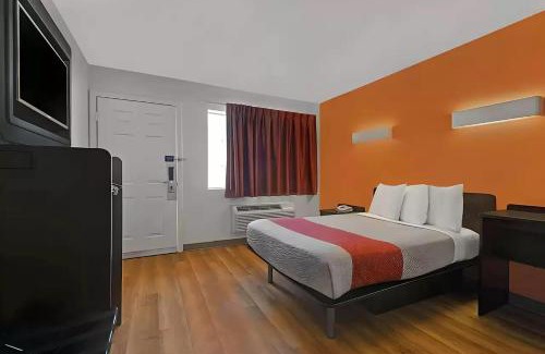 East San Jose Hotel | Super 8 by Wyndham San Jose