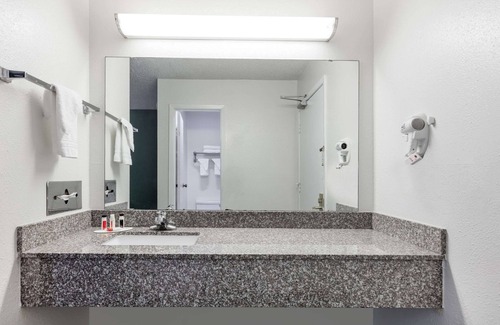 Sapulpa Hotel | Super 8 by Wyndham Sapulpa/Tulsa Area