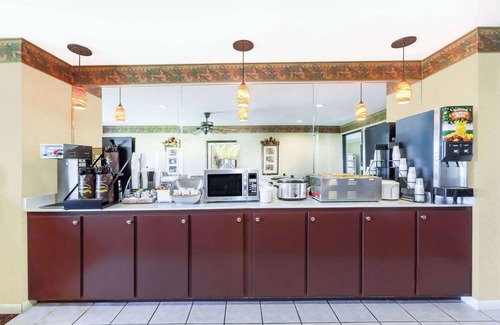 Searcy Hotel | Super 8 by Wyndham Searcy AR