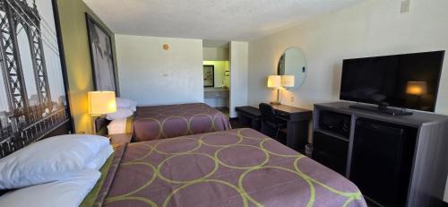 Seguin Hotel | Super 8 by Wyndham Seguin