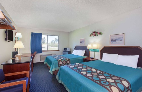 Selma Hotel | Super 8 by Wyndham Selma/Fresno Area