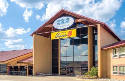 Sherwood Park Hotel | Super 8 by Wyndham Sherwood Park/Edmonton Area