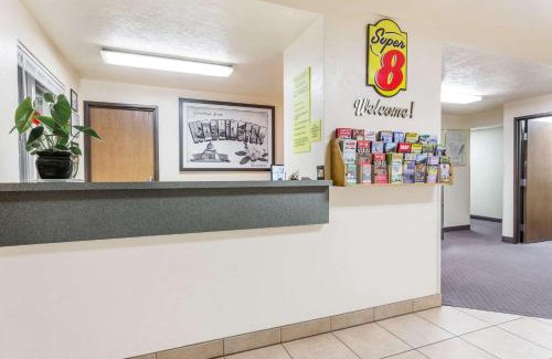 Shelton Hotel | Super 8 by Wyndham Shelton