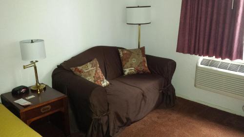 Shelton Hotel | Super 8 by Wyndham Shelton